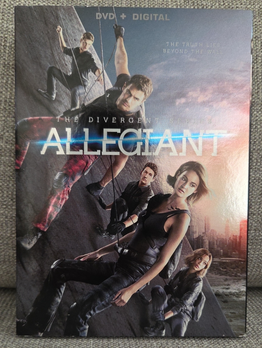 New The Divergent Series Allegiant DVD + Digital